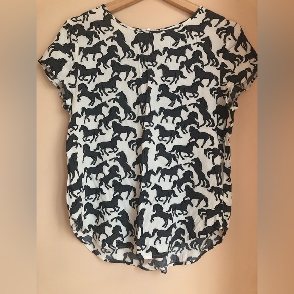 New White blouse with gray horse patterns in size 4, Eu 34 - Picture 1 of 4